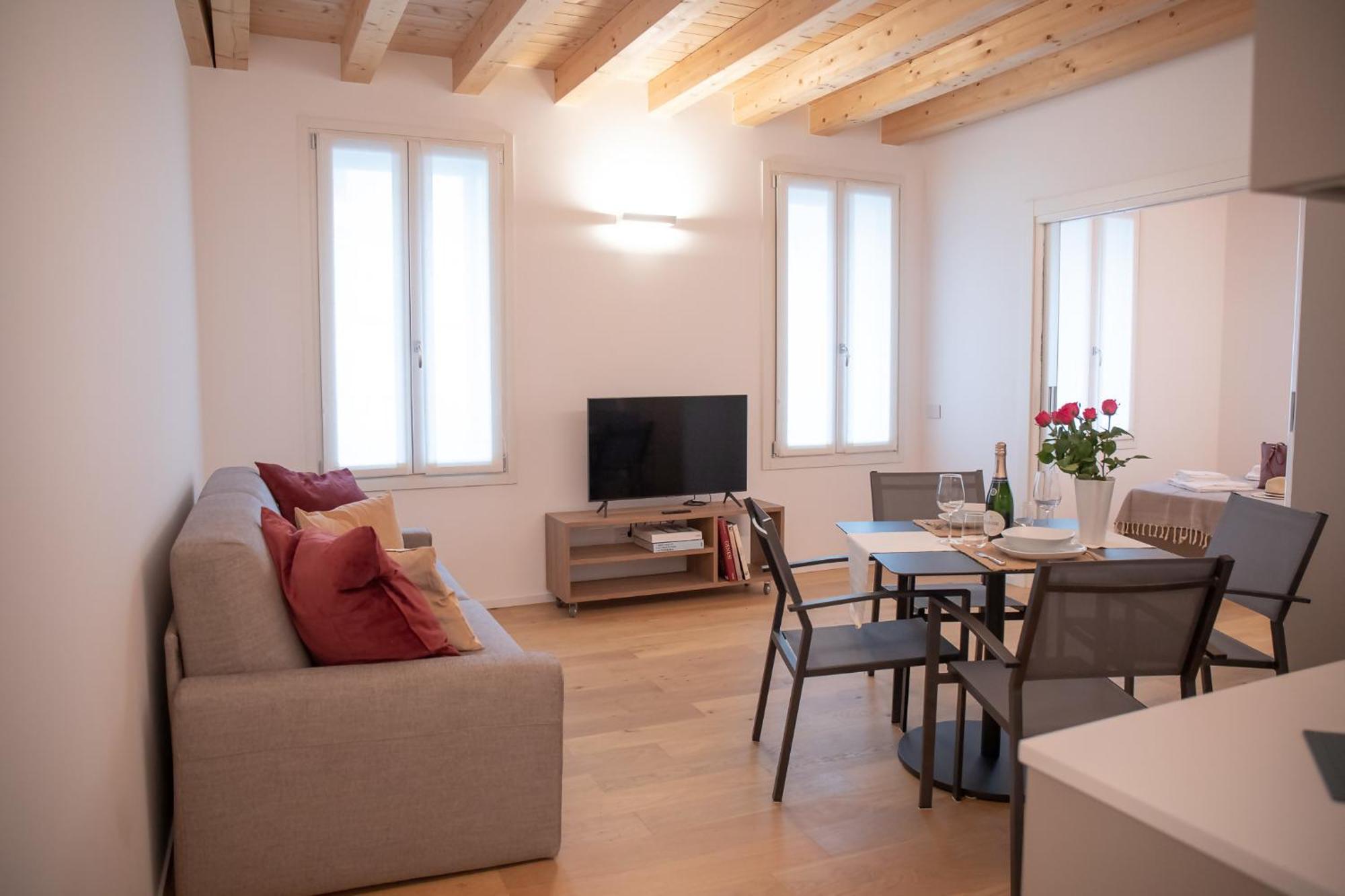 Amendola City View Apartments Suite Romantica コモ エクステリア 写真