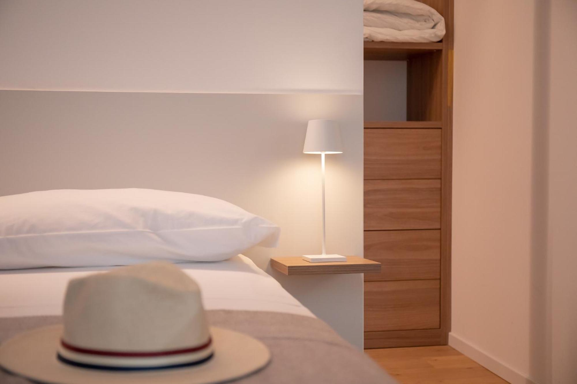 Amendola City View Apartments Suite Romantica コモ エクステリア 写真