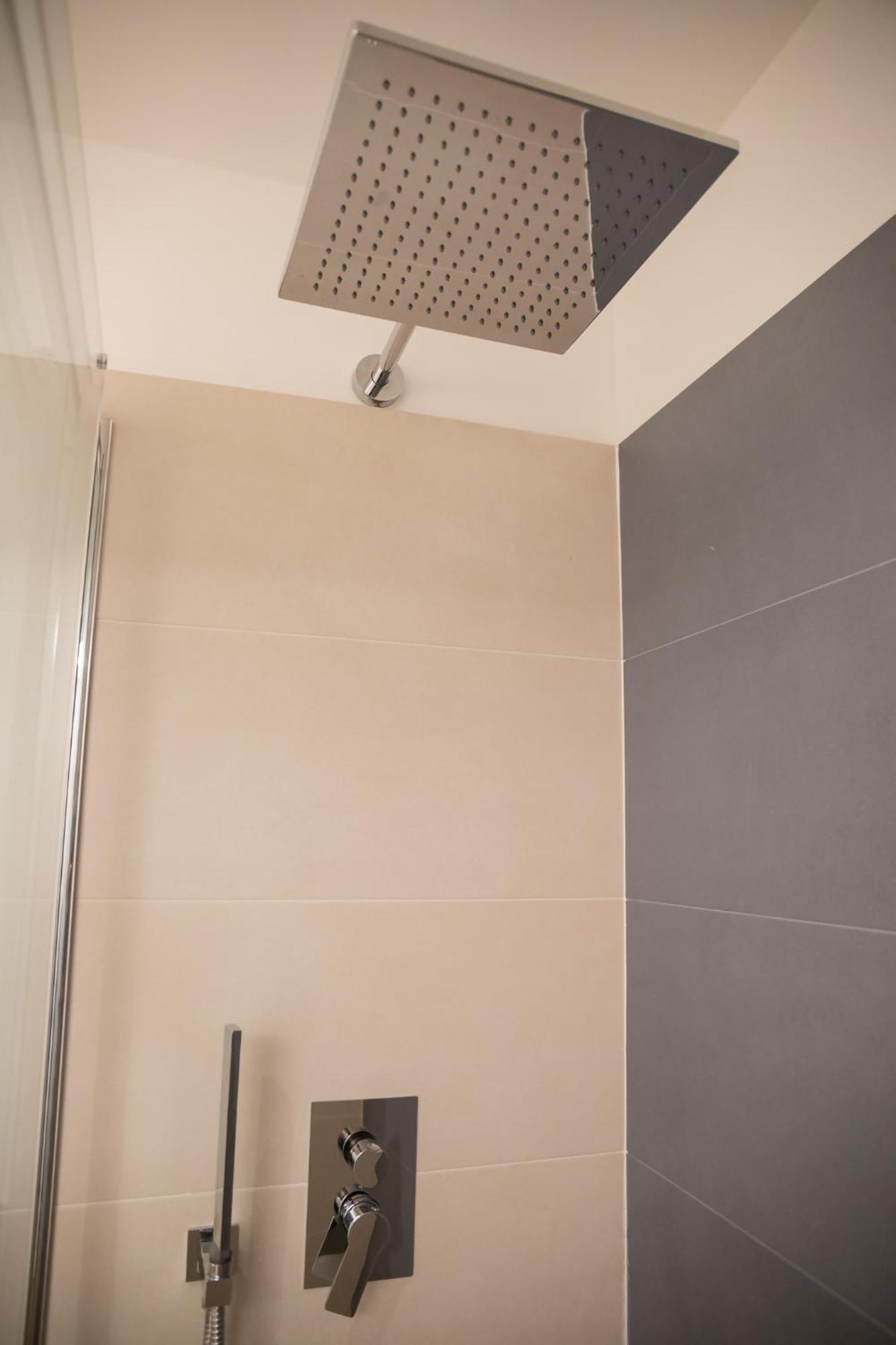 Amendola City View Apartments Suite Romantica コモ エクステリア 写真