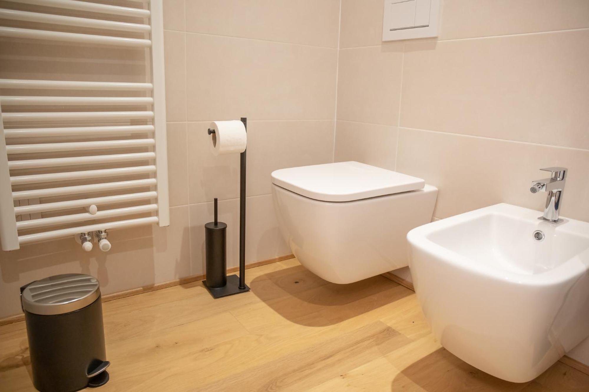 Amendola City View Apartments Suite Romantica コモ エクステリア 写真